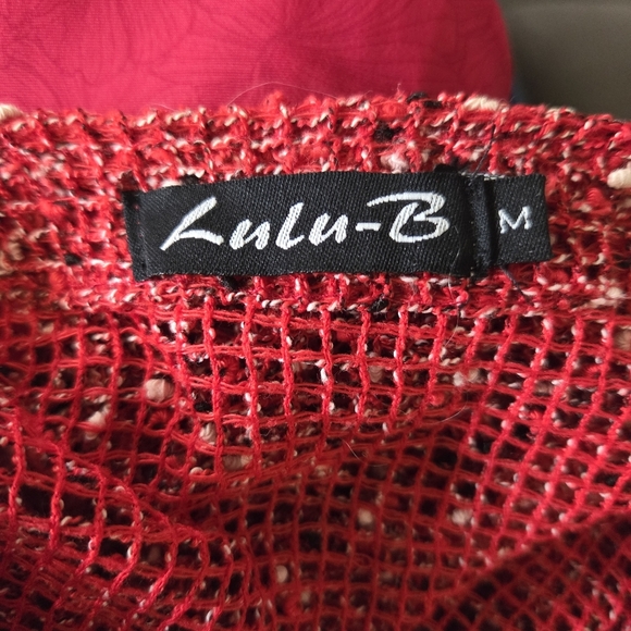 ⭐️Lulu-B Red Cardigan With Coconut Buttons Size Med - Picture 5 of 5